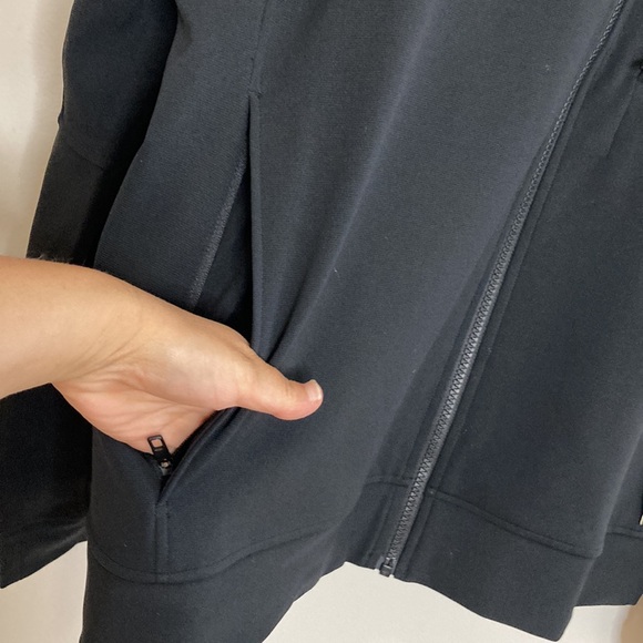 New Lululemon Sojourn Jacket Mens XXL Black Warpstreme Classic Fit Queens Logo - Picture 5 of 16